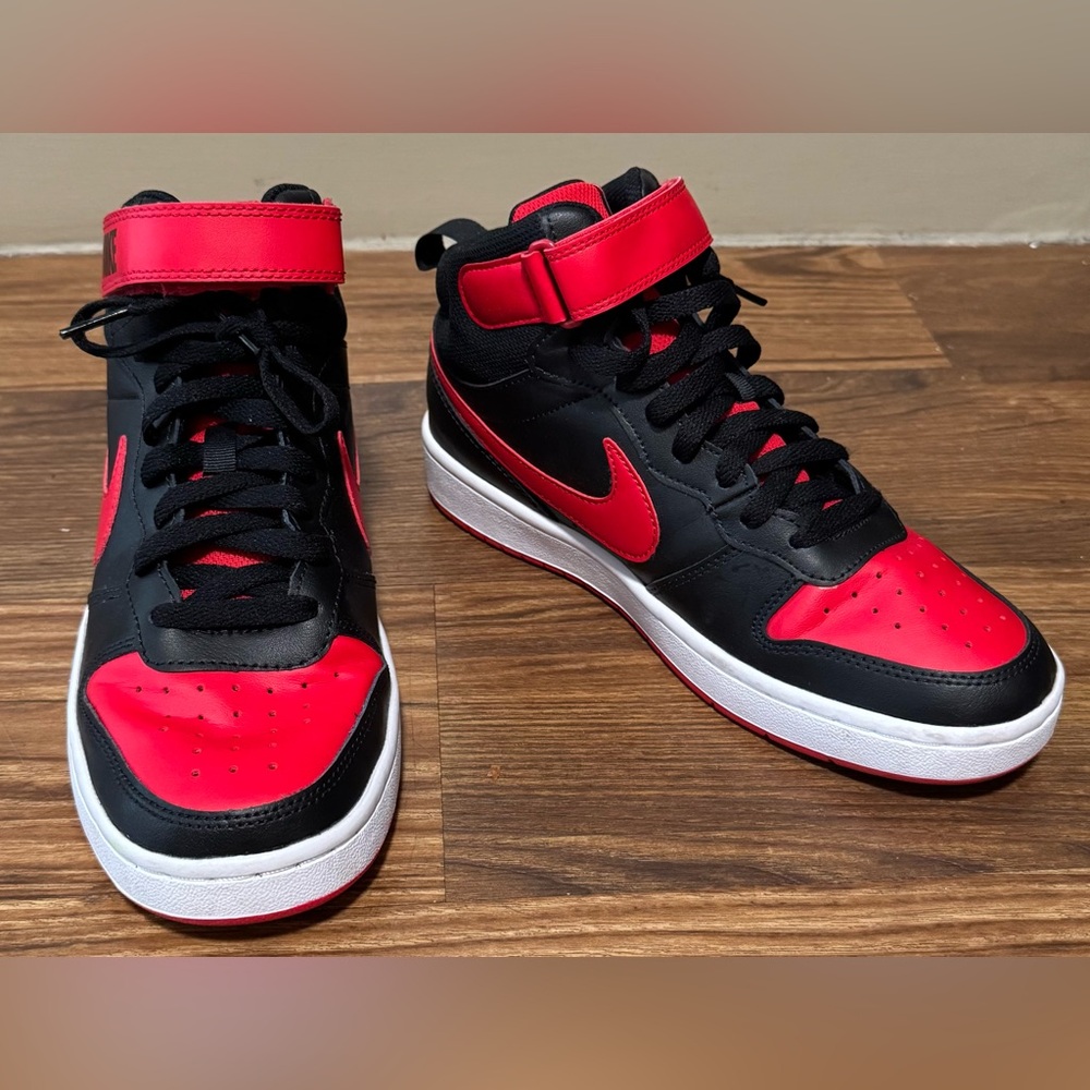 NIKE Big Kid Court Borough Mid 2 Sneakers size 7Y - Picture 4 of 9